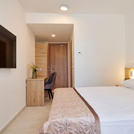 Colentum Resort مورتير الغرفة الصورة